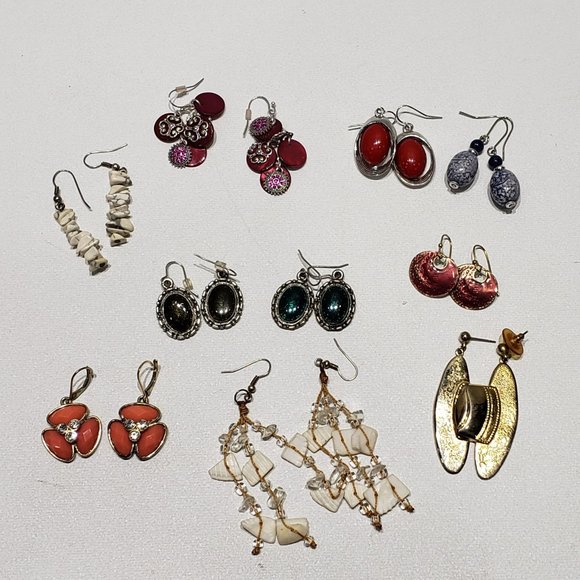 LOT OF 10 EARRINGS VARIOUS SHAPES & SIZES - Picture 1 of 4